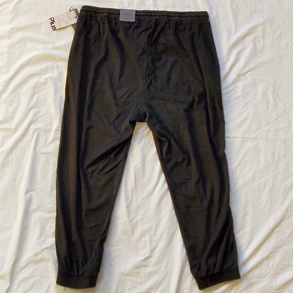 One By Chapter One Women's Black Suede Jogger Capris Pants Plus Size 1X - Picture 2 of 8